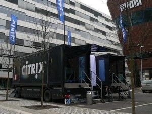 Citrix podporuje lokální resellery aktivně. V březnu navštívily Českou republiku dva kamiony Citrix, ve kterých si zákazníci mohli prohlédnout funkční řešení výrobce