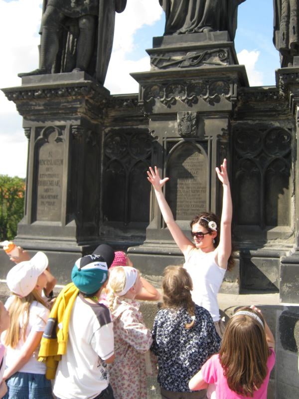 Stověžaté příběhy milují děti, ale jsou i pro dospělé.