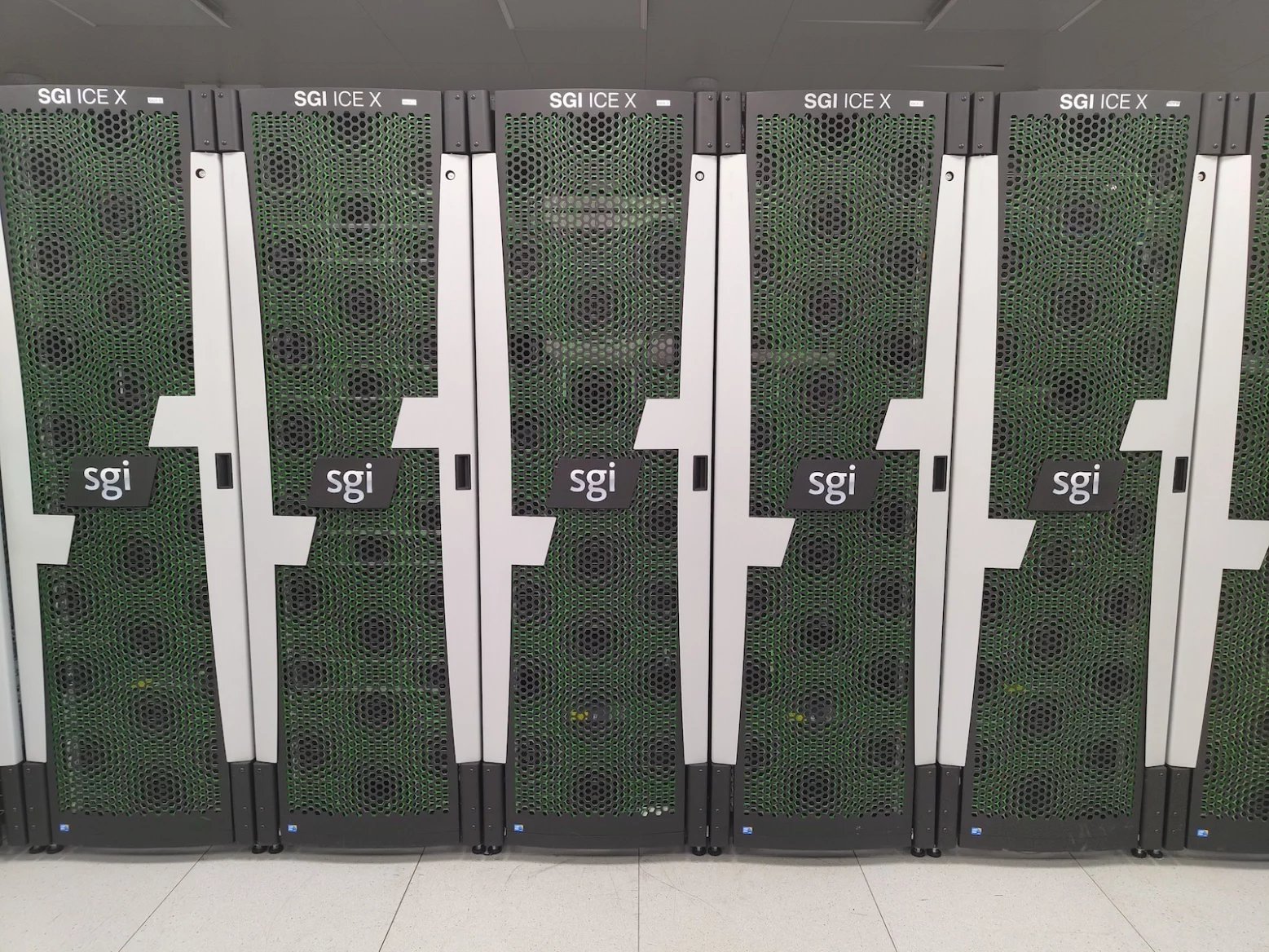 Vysloužilý ostravský superpočítač Salomon na IT4Innovations