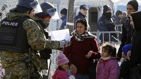 Náhledový obrázek - Pomoc na hranici: čeští policisté odjeli na Balkán
