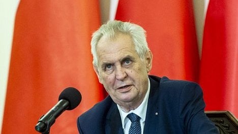 Náhledový obrázek - Zeman kritizuje ministra Petříčka za kontakty s Pochem