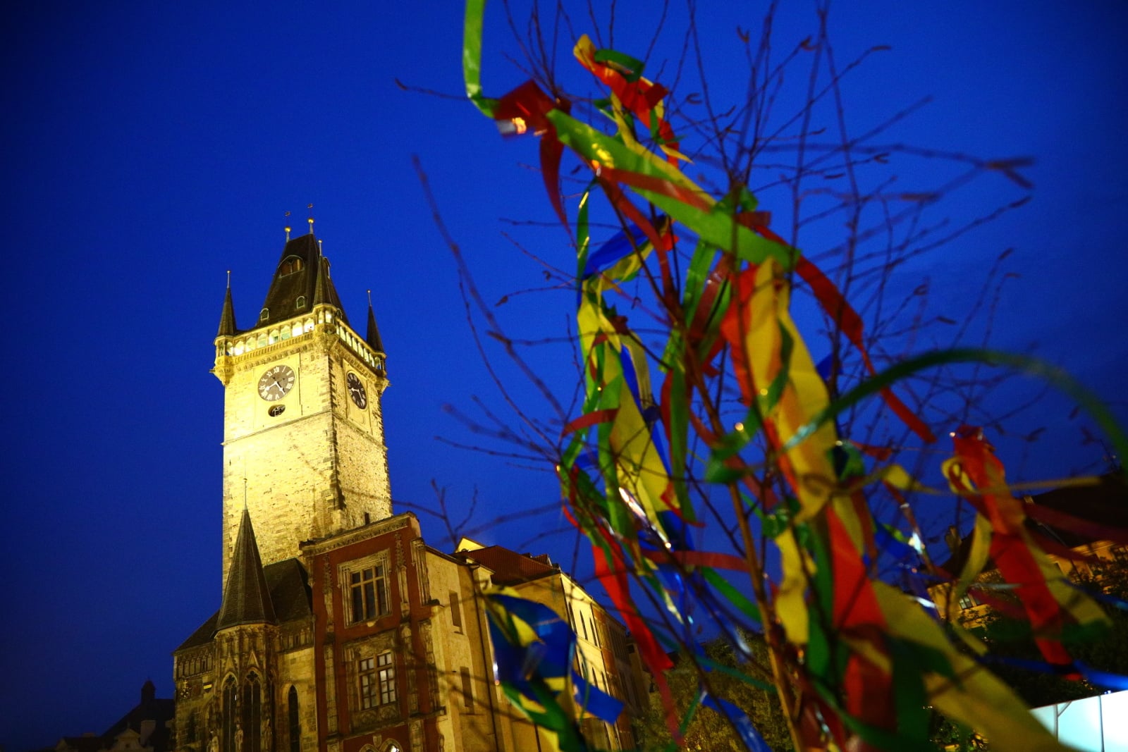 Velikonoční výzdoba stánků i obchodů