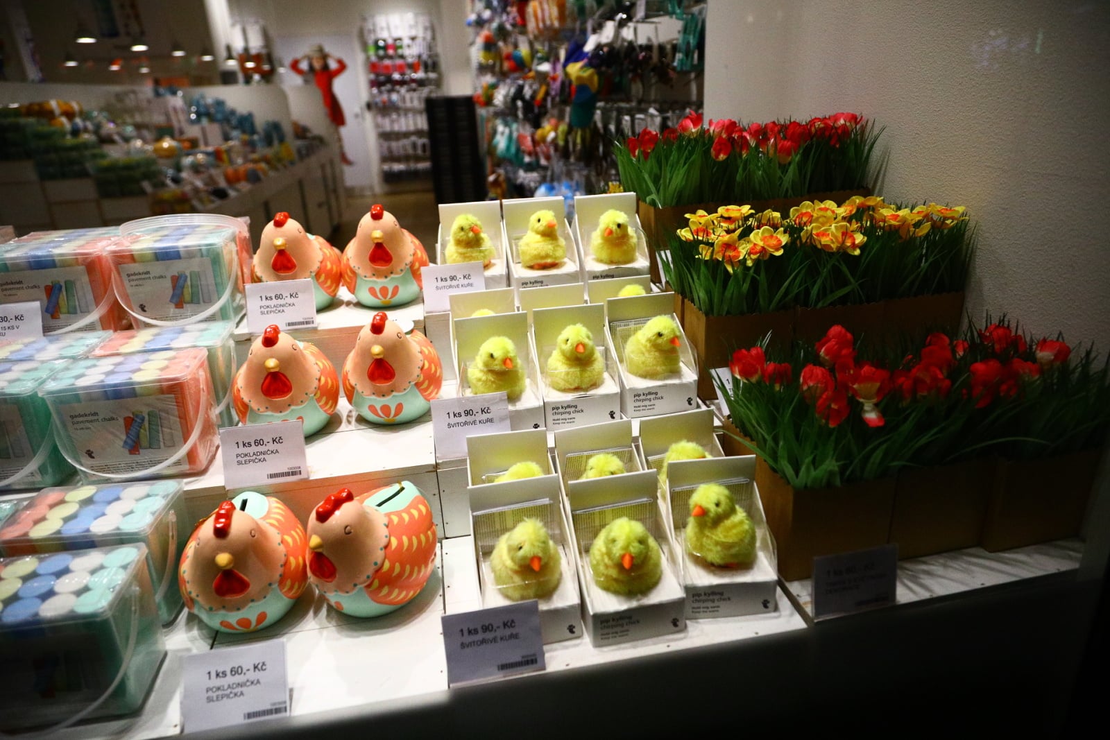 Velikonoční výzdoba stánků i obchodů