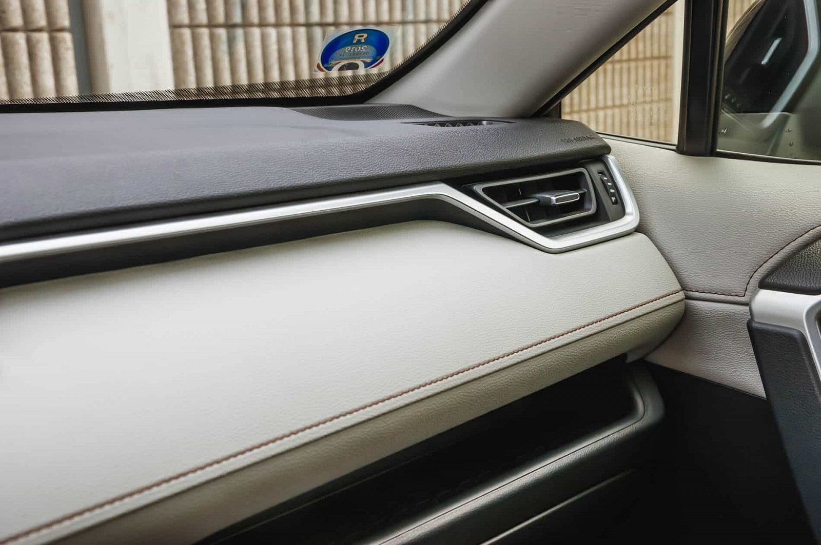 2019-07-Toyota-RAV4-22-of-33.jpg