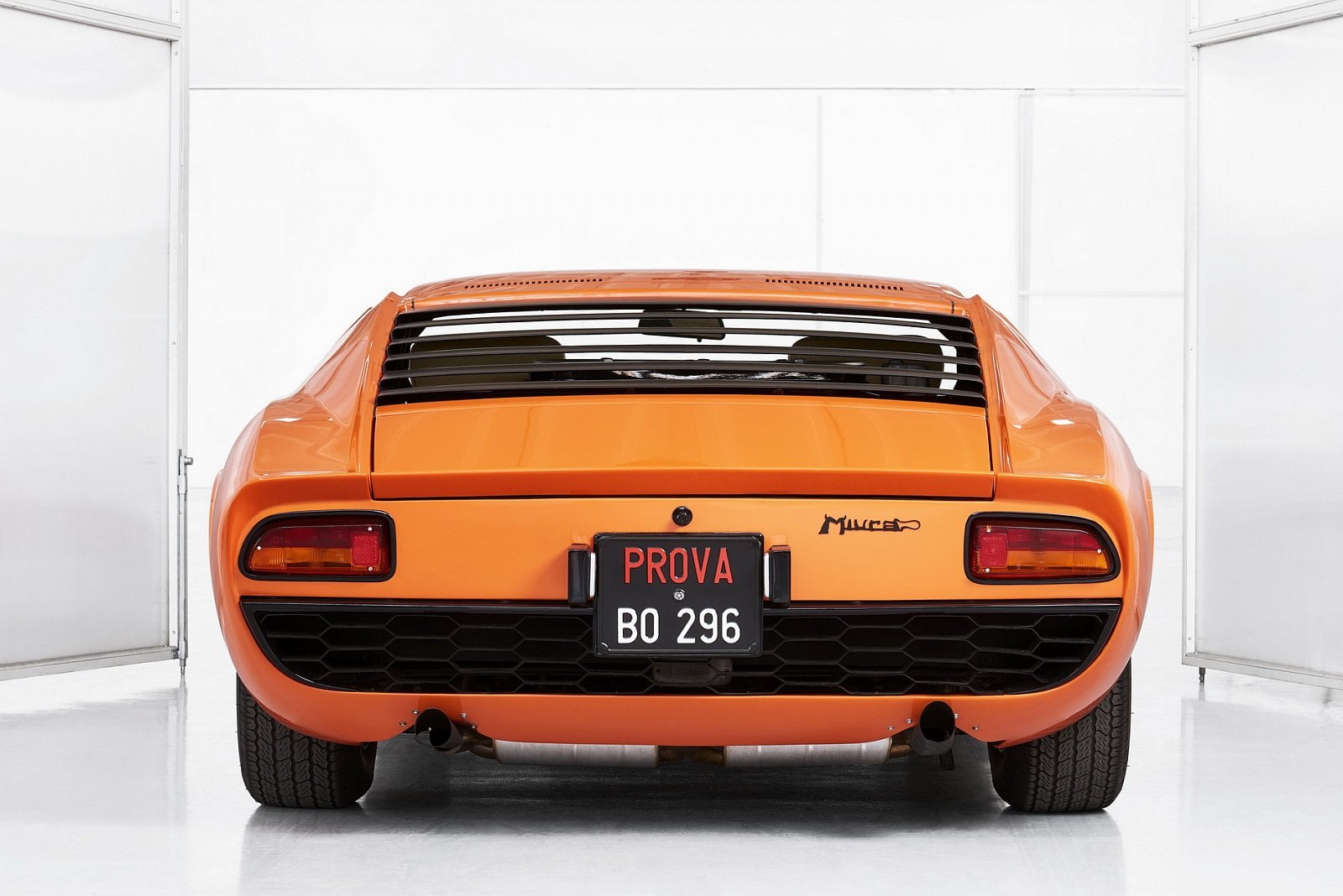 2019-05-lamborghini-miura_7.jpg