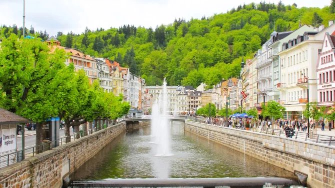 8.10.24 /1x/ Karlovy Vary, Karlovarský kraj, lázně