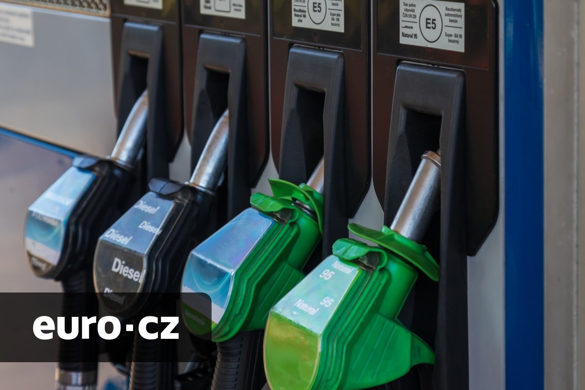 Řidiči v nejistotě. Dle ekonomů mohou ceny paliv v příštím roce zlevnit, ale i zamířit až ke 37 korunám za litr