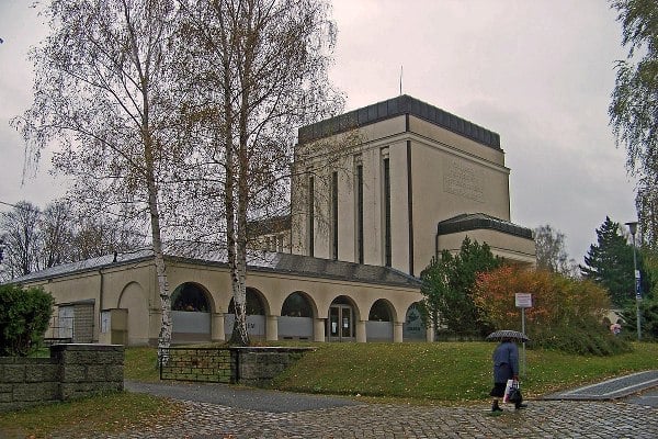 Základní kámen Krematoria v Liberci byl položen roku 1915