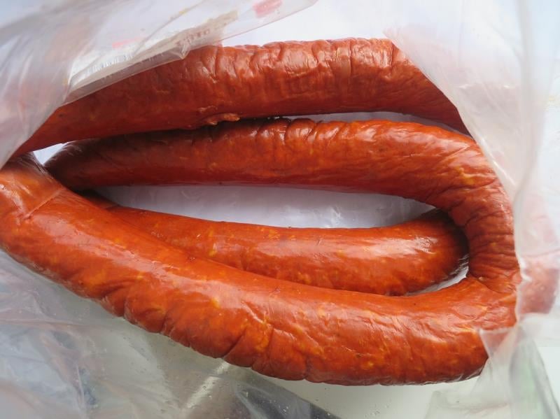 Chanh Le Quang, Večerka Němčice nad Hanou: Debrecínský točený salám - povrch výrobku byl lepkavý a oslizlý. Výrobek zapáchal po kažení. Kontrolovaná osoba nebyla schopna doložit, kdy byl obal výrobku otevřen. Na obale bylo uvedeno: Spotřebujte do 2 dnů od rozbalení.