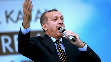 Náhledový obrázek - Erdogan vyhrožuje EU: Otevřeme hranice uprchlíkům