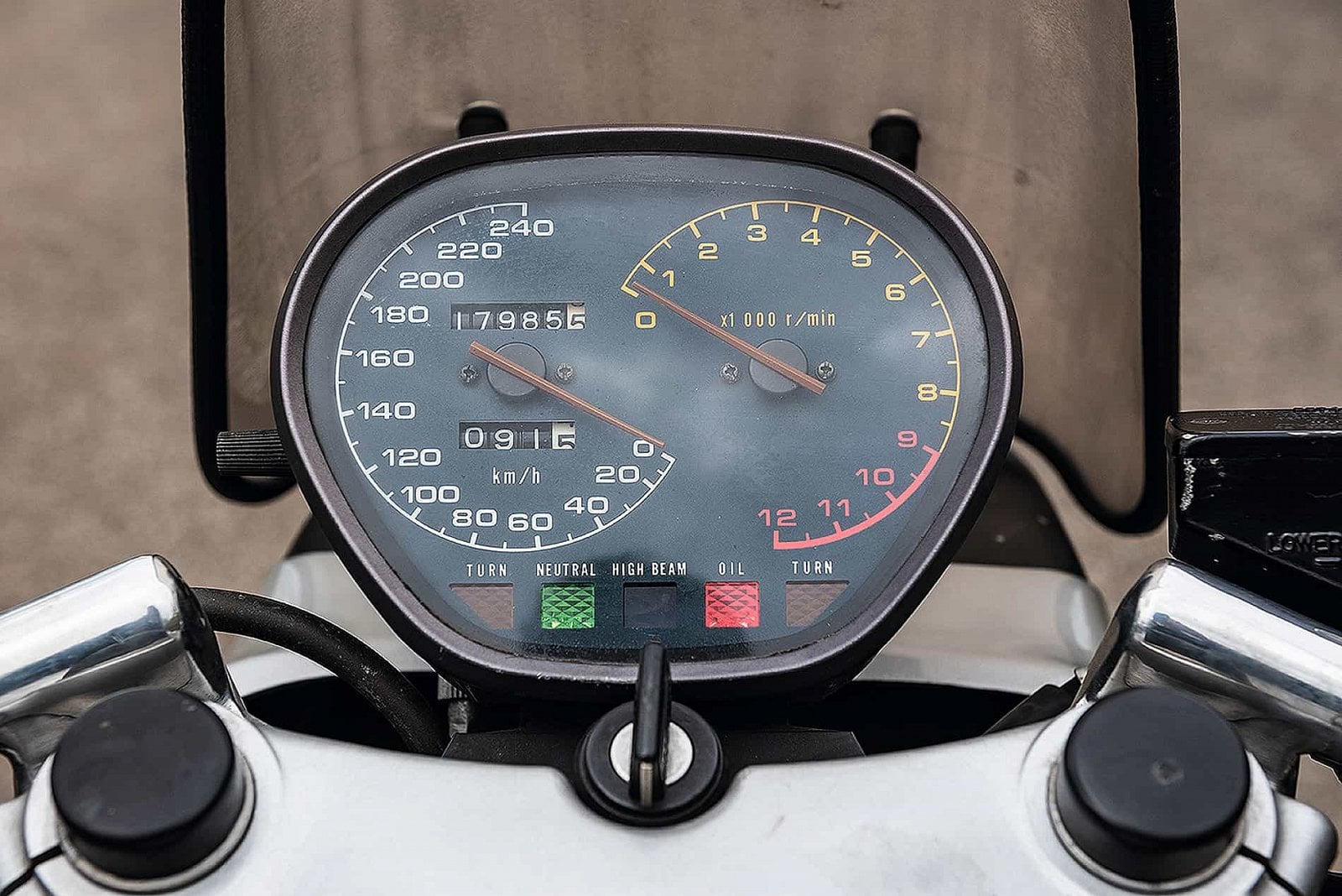 2019-09-suzuki_katana_original_standards_details-14.jpg