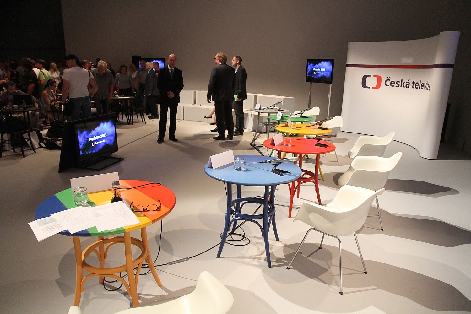 Česká televize představila pozdim 2013 na svých kanálech