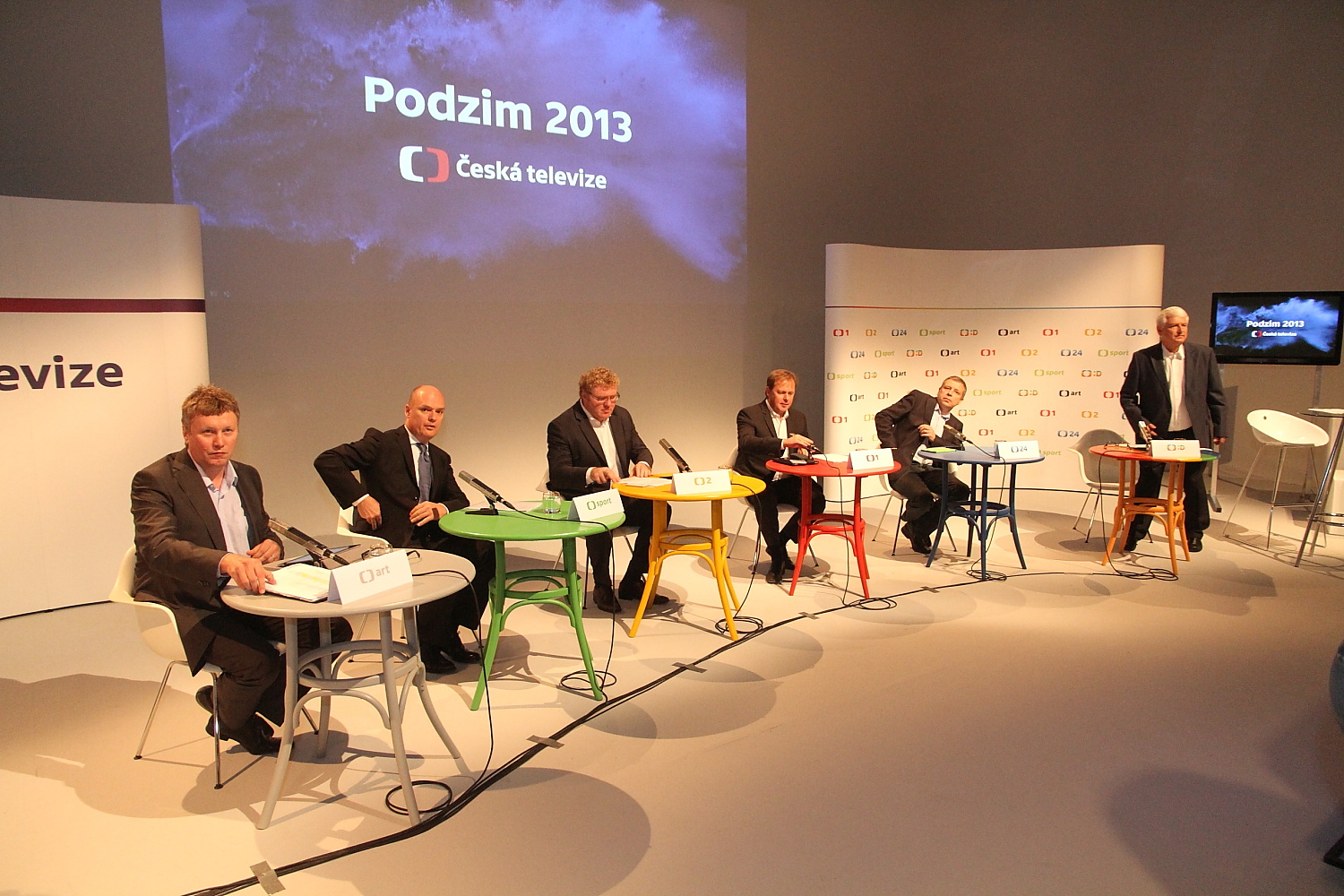 Česká televize představila pozdim 2013 na svých kanálech