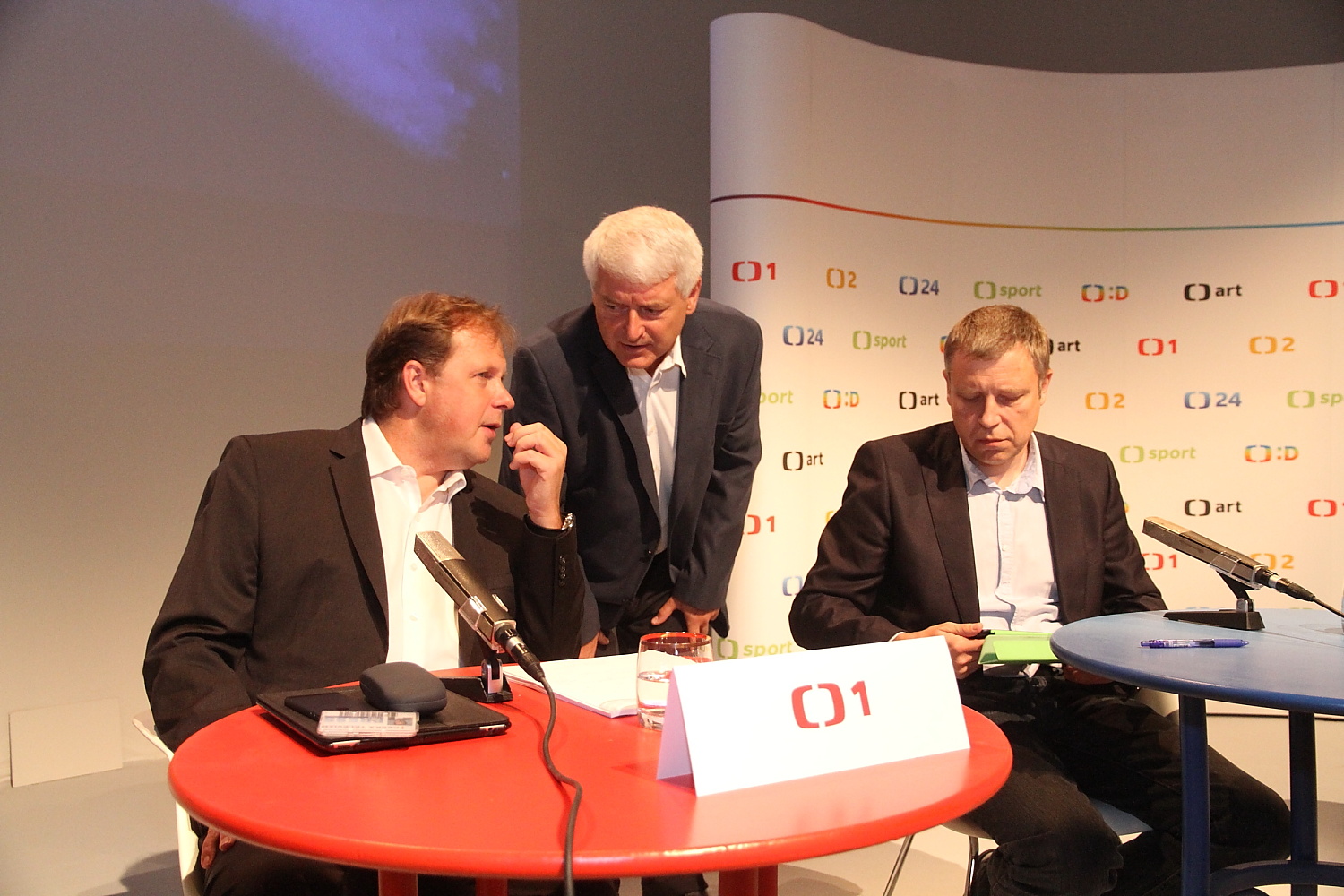 Česká televize představila pozdim 2013 na svých kanálech