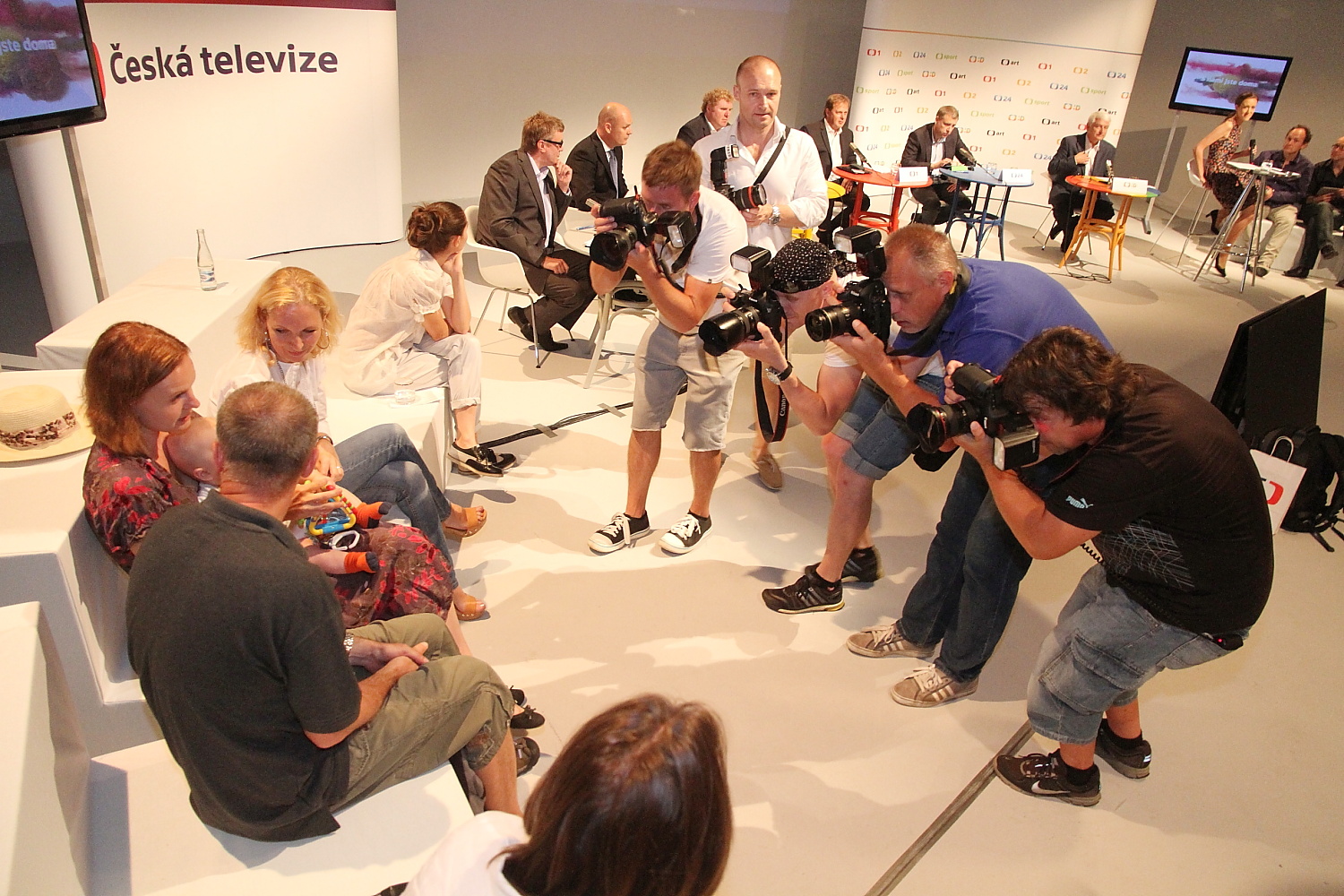 Česká televize představila pozdim 2013 na svých kanálech