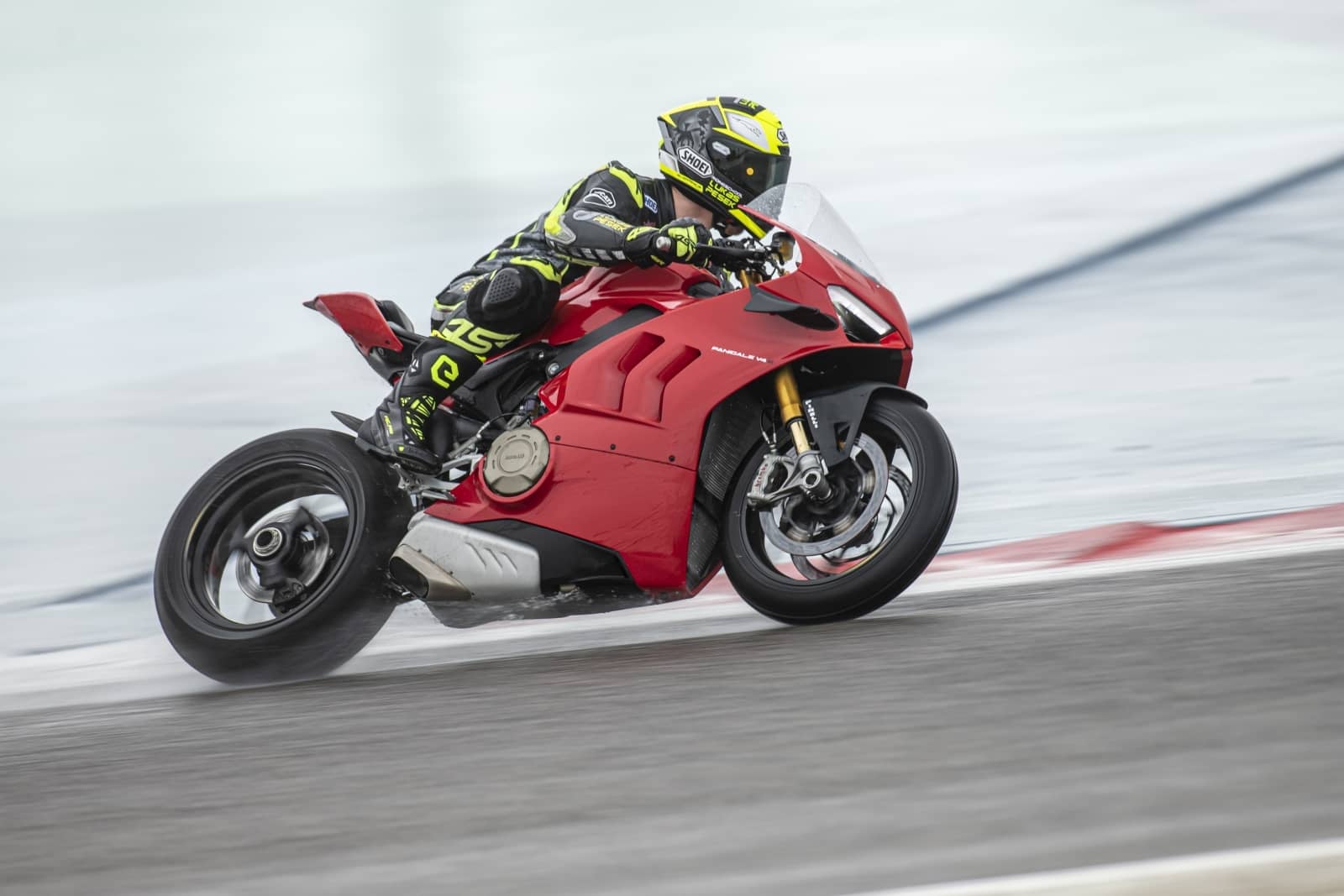 2020-05-DucatiPanigaleV4_006.jpg