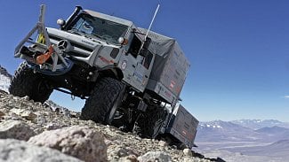 Náhledový obrázek - Mercedes pokořil výškový rekord. Jeho Unimog se dostal do 6700 metrů nad mořem