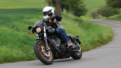 Náhledový obrázek - Test motocyklu Harley-Davidson Low Rider S: Stejný, jenom mnohem lepší