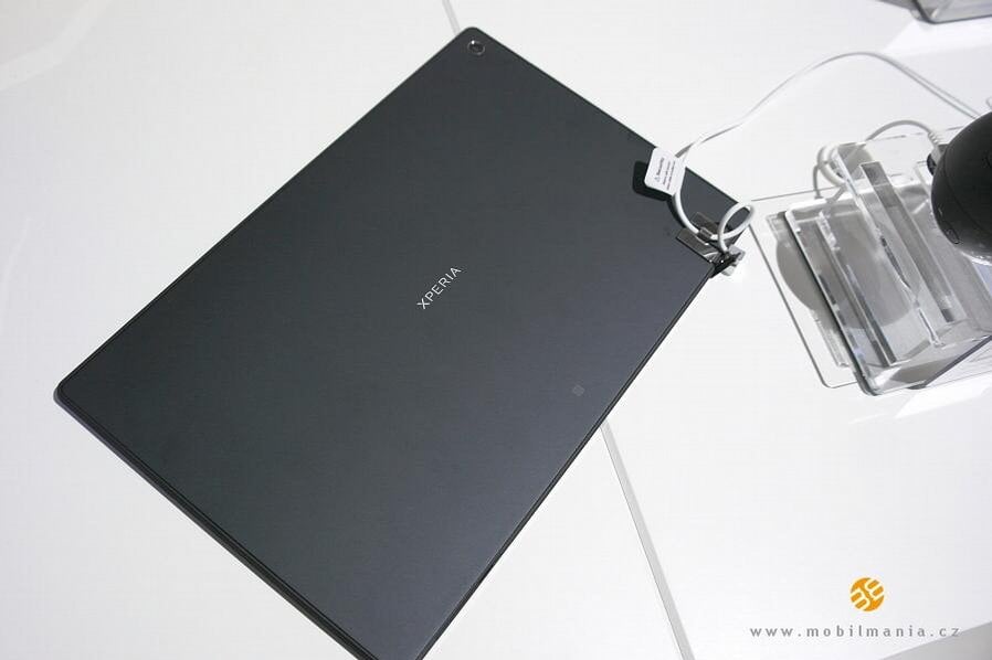 2011-10-pc599edstavenc3ad-sony-xperia-tablet-z-2.jpg