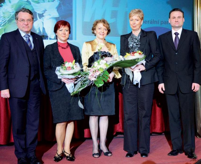 Finalistky druhé kategorie s J. Procházkou a D. Kafkou.