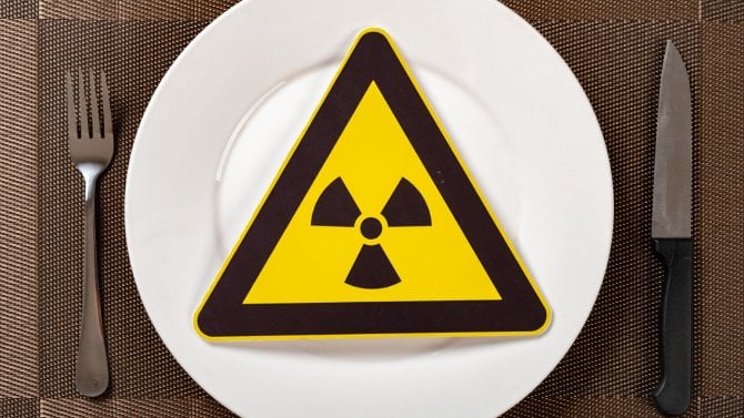 Závadné potraviny na talíři