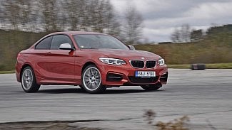 Náhledový obrázek - Test: BMW M240i je taková M3 E30 moderní doby