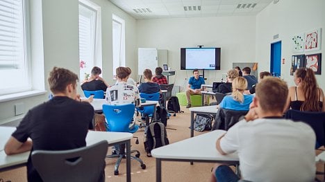 Náhledový obrázek - Informační technologie jako základ do života: Jak se učí na škole, která gymnazistům pomáhá k programování