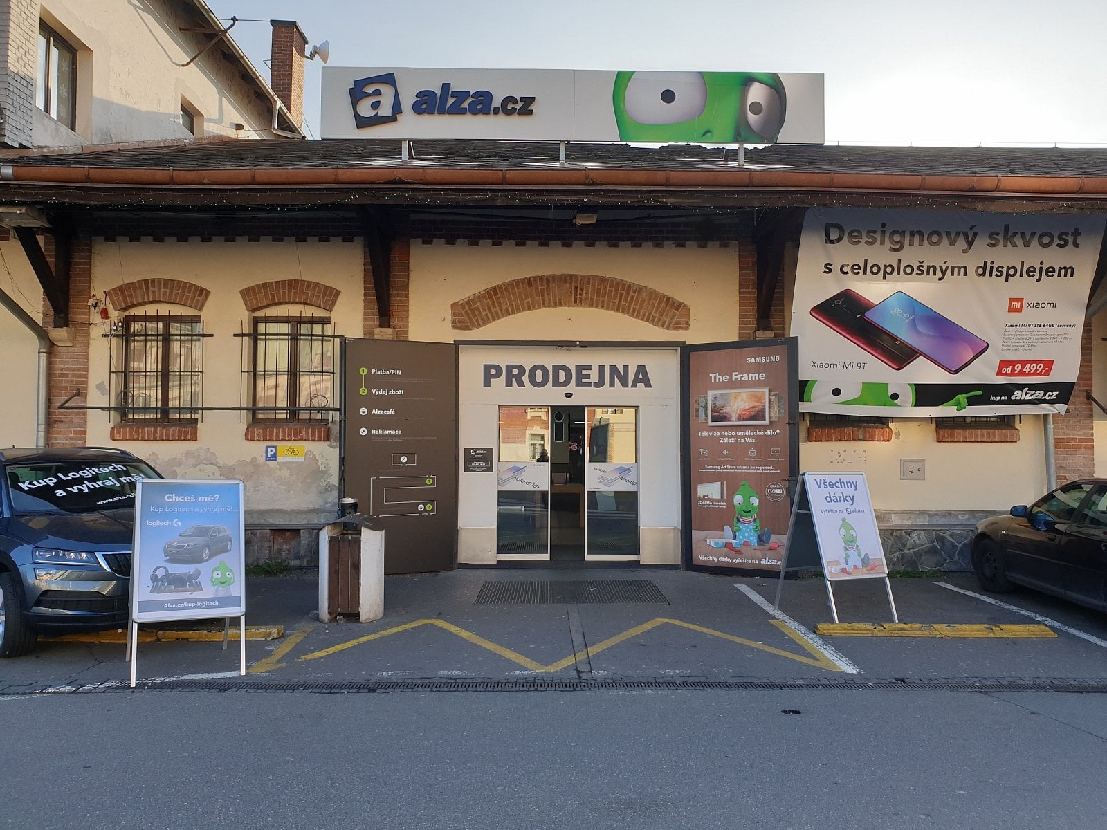 Prodejna Alza.cz (Jateční 33a, 170 00 Praha 7)