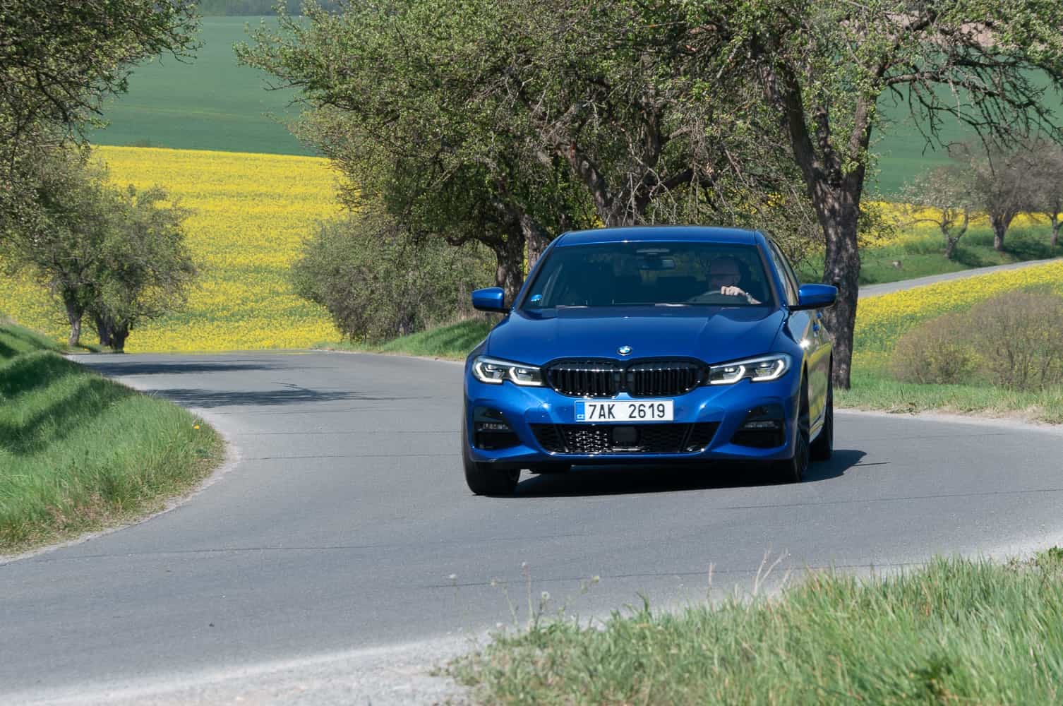 2019-05-BMW-330i-G20-67-2.jpg