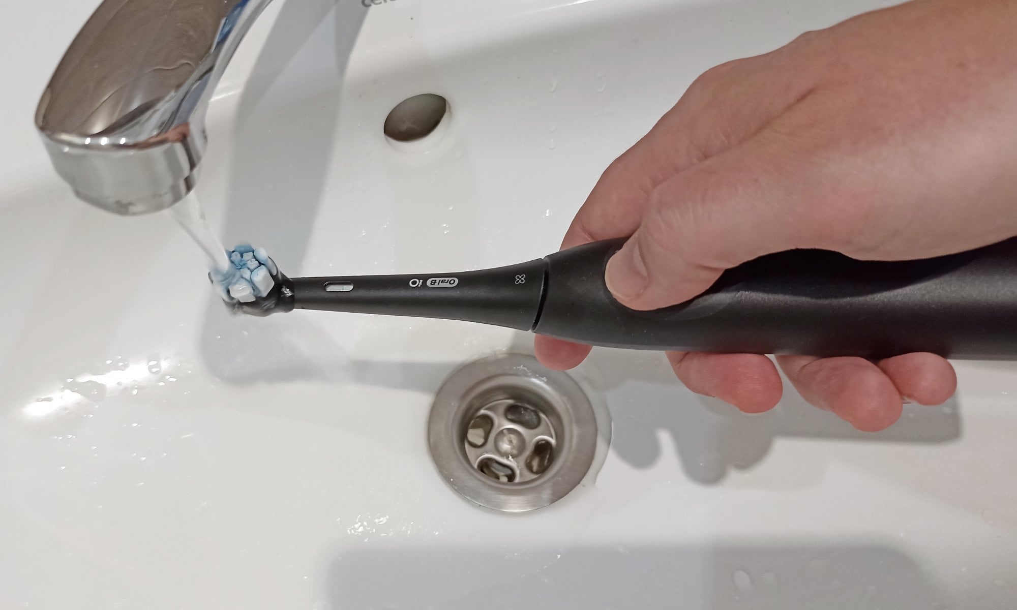 Kartáček Oral-B iO2