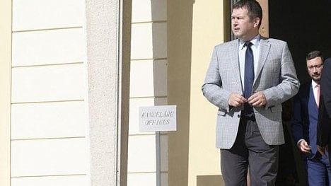 Náhledový obrázek - Hamáček s prezidentem řešil jména kandidátů na ministry. Zemanovi stále vadí Poche