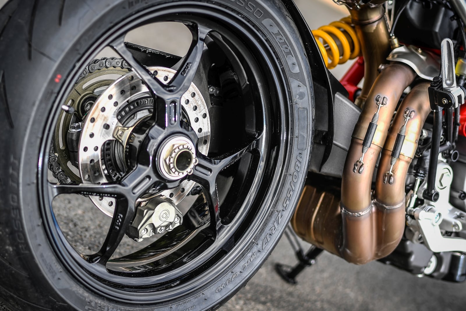 2019-06-Hypermotard_950_Static-33.jpg