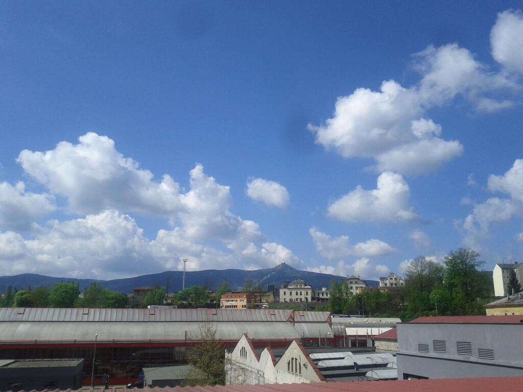 Můj letní pohled z kanceláře... 