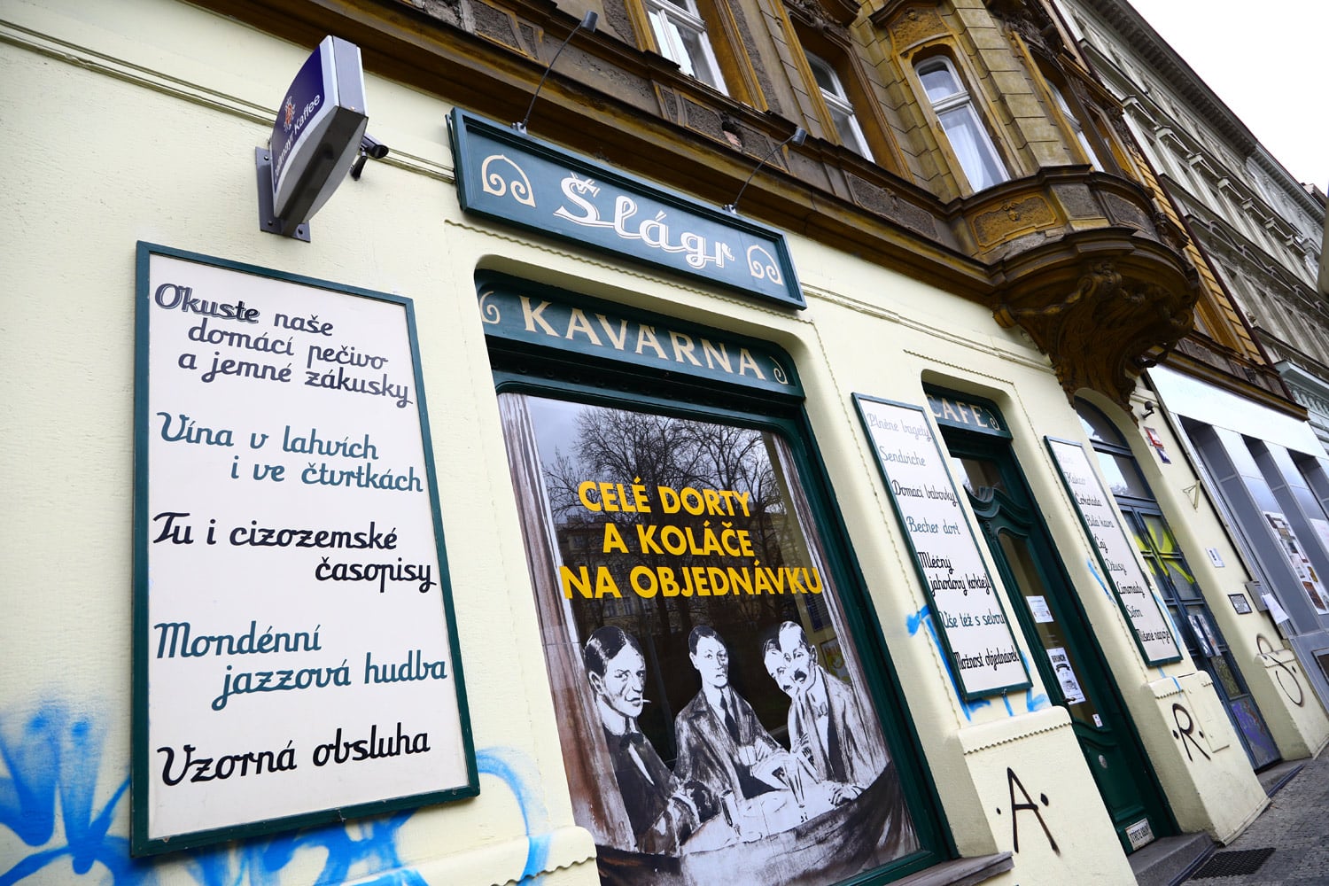 Kavárna Šlágr, úspěšný podnik v provorepublikovém stylu.