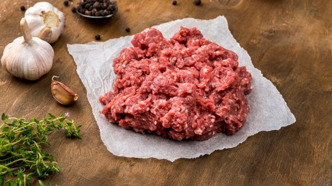 Čerstvě namleté hovězí maso