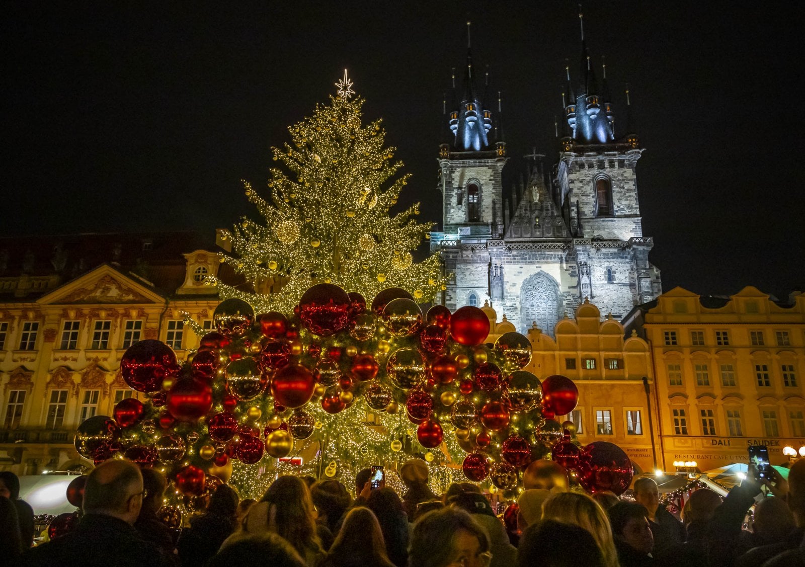 Centum vánoční Prahy. Vánčoní trhy a vánoční výzdoba