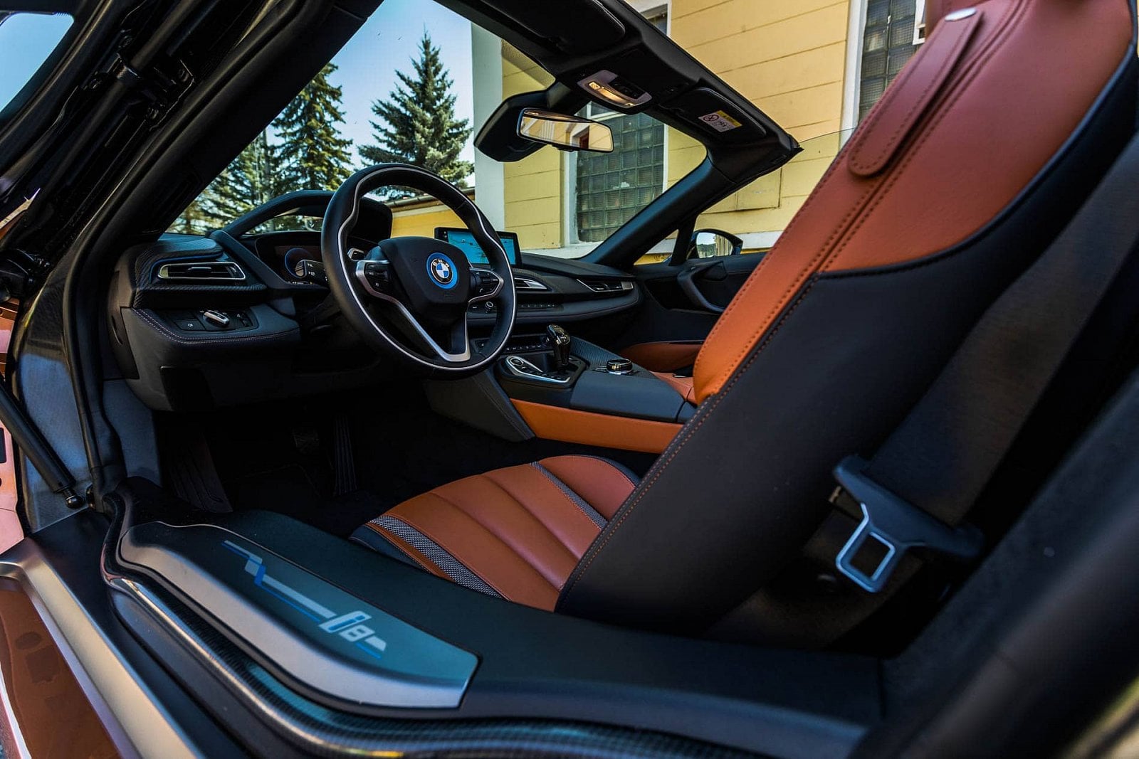 2020-06-bmw-i8-roadster-40.jpg