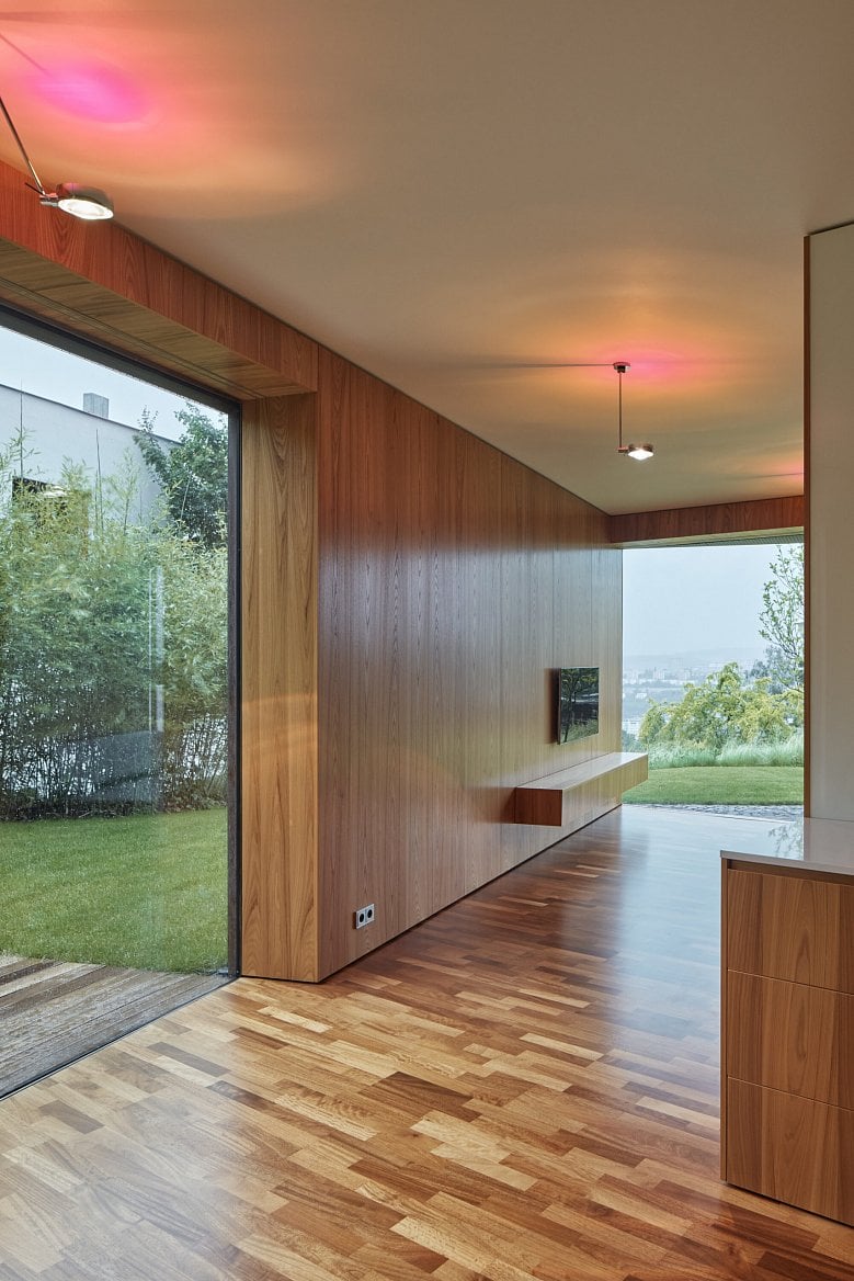 2021-09-petrjanda-brainwork-lazy-house-boysplaynice-46-scaled.jp