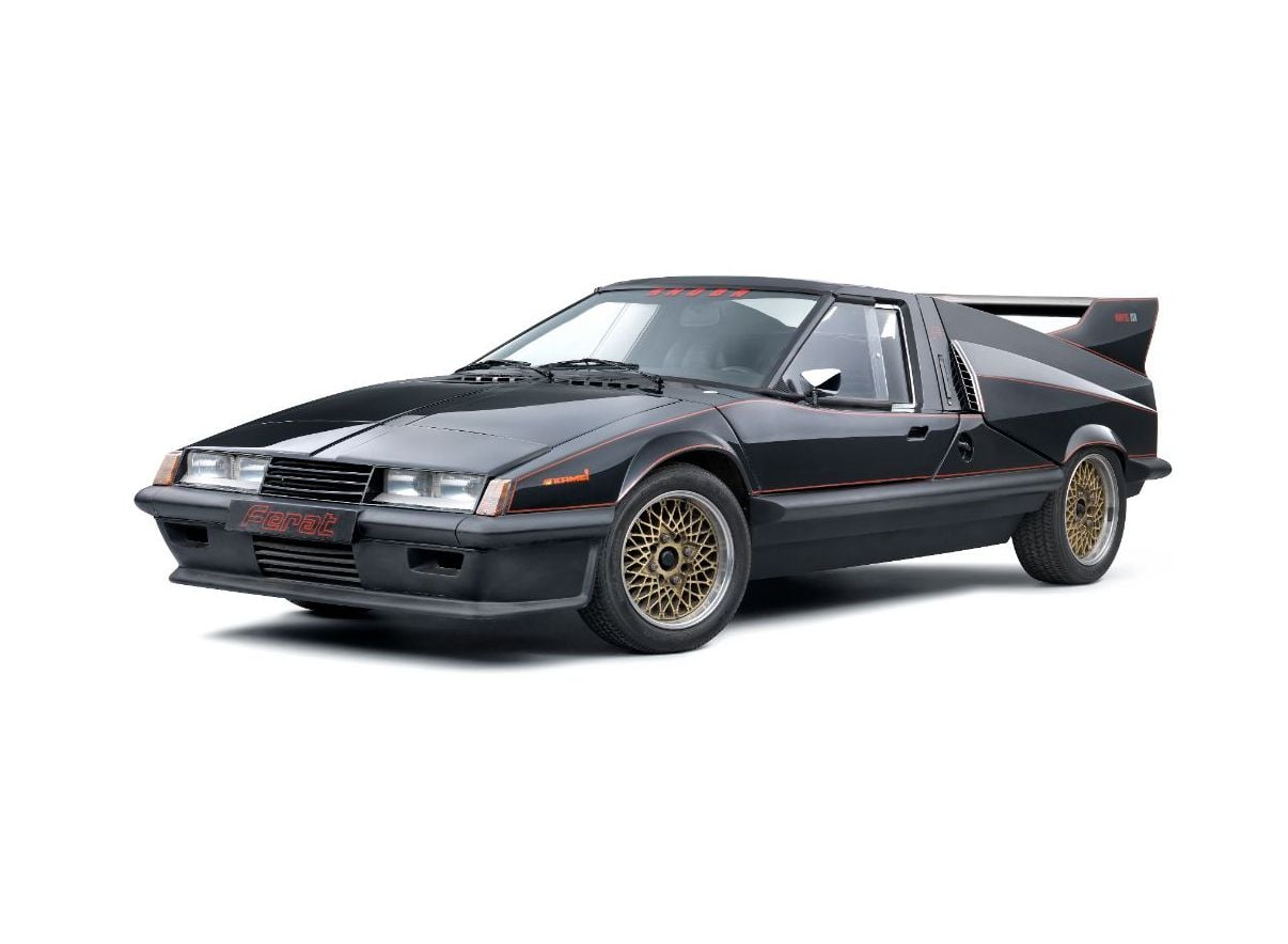 Je škoda, že ve smlouvě mezi muzeem Škoda a filmaři nebyl požadavek na uvedení zapůjčené Škody 110 Super Sport do původního a autentického stavu. „Ferat“ je sice atraktivní, ale historický model byl nenahraditelný unikát