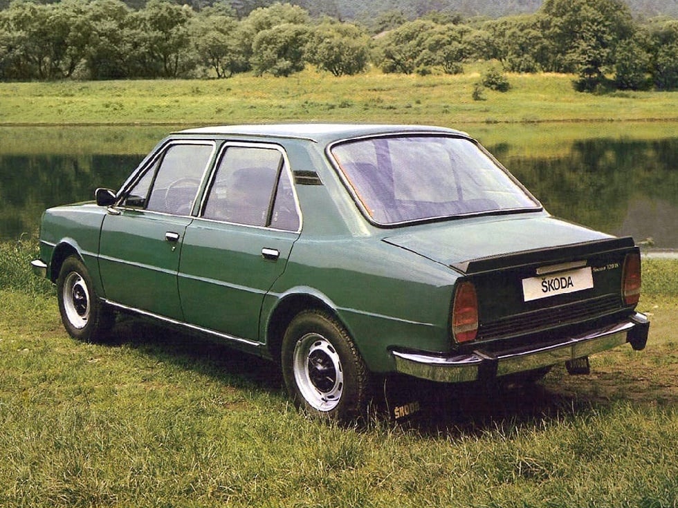 Počátkem 80. let dostala Škoda 742 plastové doplňky. Brzy nato přišlo provedení M