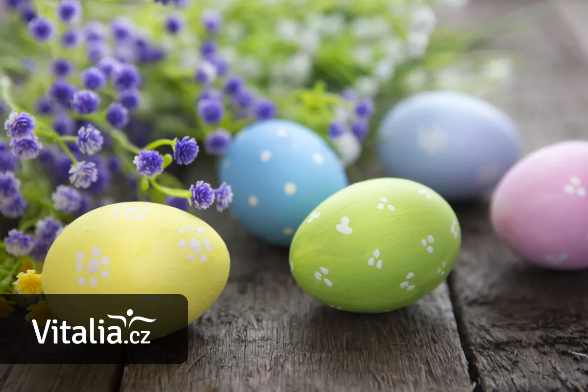Velikonoční vajíčka symbolizují nový život. Zkuste recept na vaječné placky, plněná či pštrosí vejce
