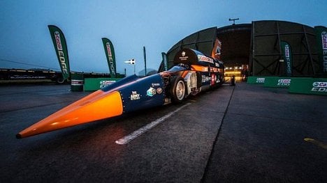 Náhledový obrázek - Nadzvukový bankrot. Projektu Bloodhound supersonic car došel benzín