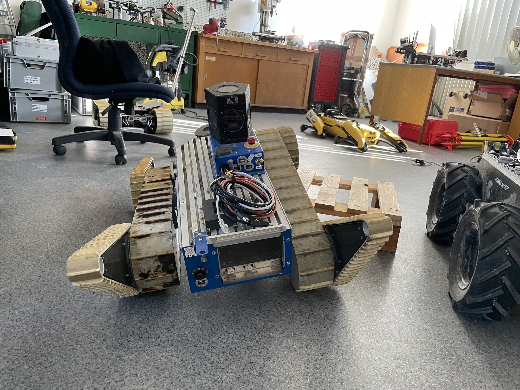 Pásový robot TRADR.