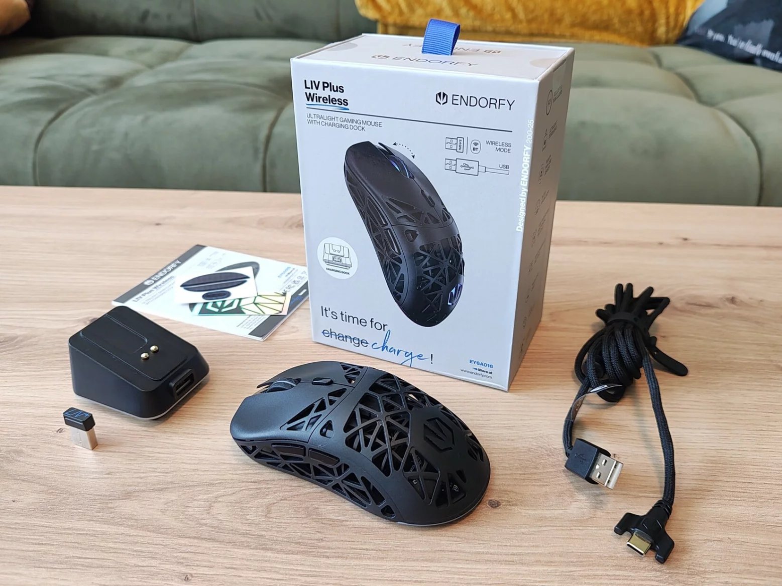 Balení obsahuje vše potřebné a ještě něco navíc