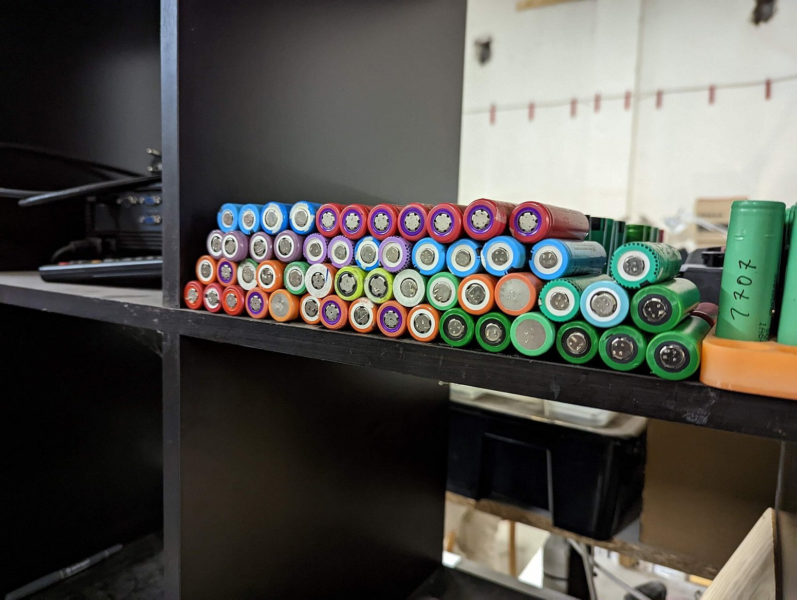 Barevné články všeho druhu jsou základ.