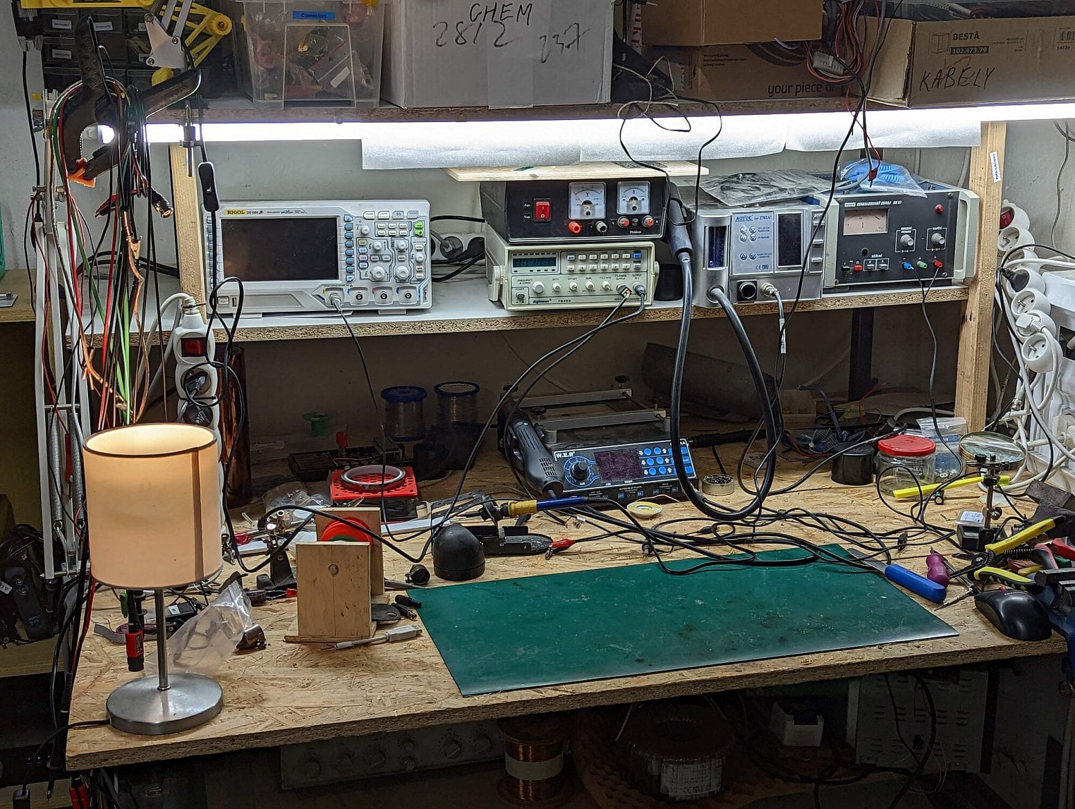 Elektrotechnická dílna.