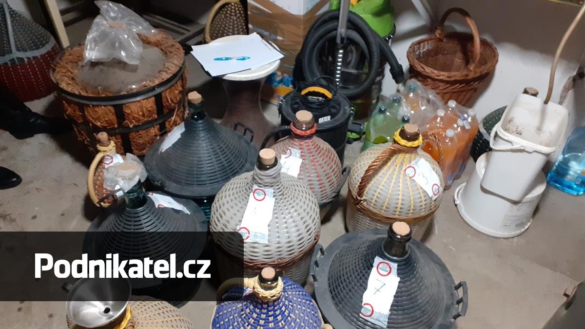 Další případ nelegálního pálení: Riziko výbuchu, metanolu i likvidační pokuty