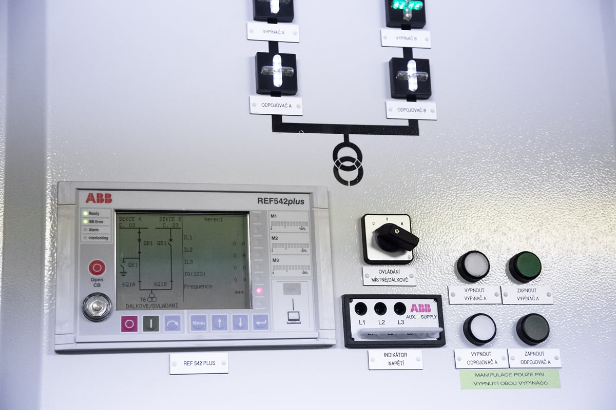 Od sklepů po věž - Ústřední telekomunikační budova CETINu