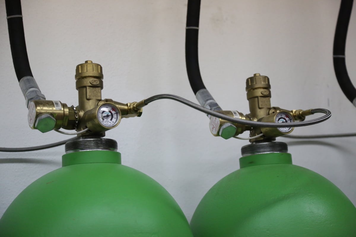 Od sklepů po věž - Ústřední telekomunikační budova CETINu