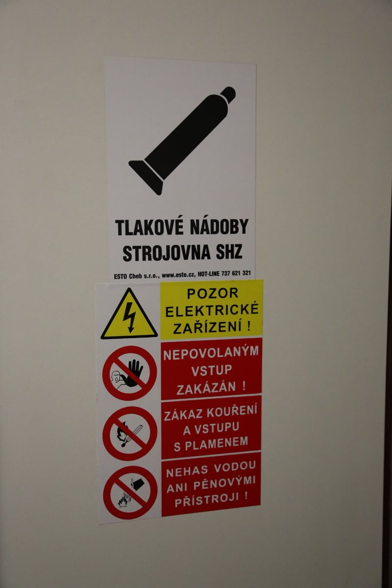 Od sklepů po věž - Ústřední telekomunikační budova CETINu